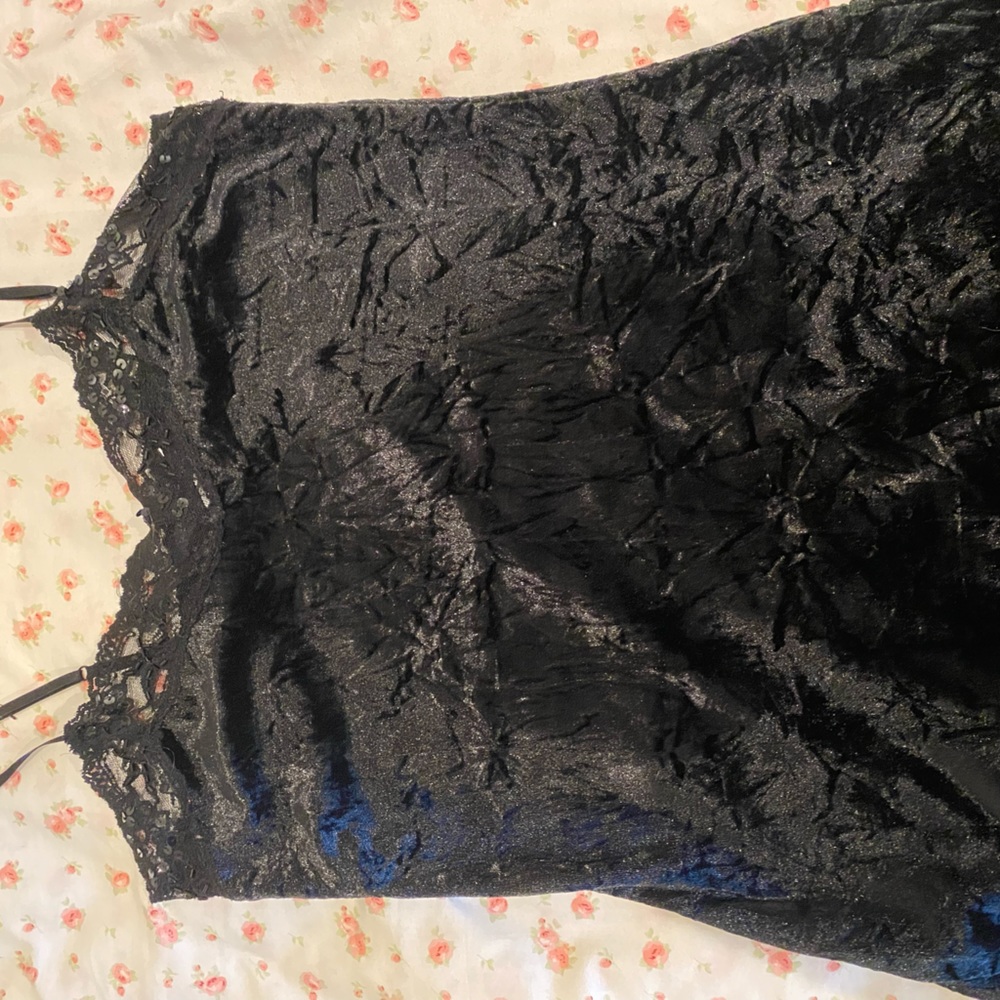 Y2kCrushed velvet tank top